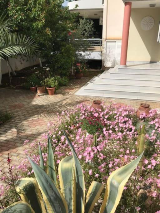 Akrata Rose Garden Apartments I Paralia Akratas ภายนอก รูปภาพ